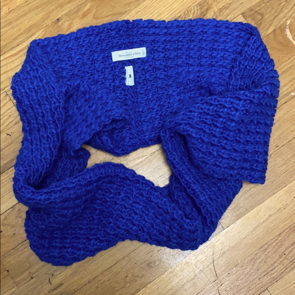 Abercrombie & Fitch Knit Infinity Scarf